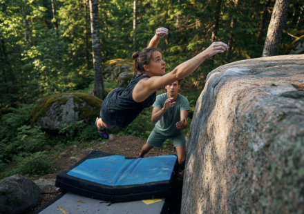 Bouldering Crash Pads: Placement, Spotting and Landing Zones
