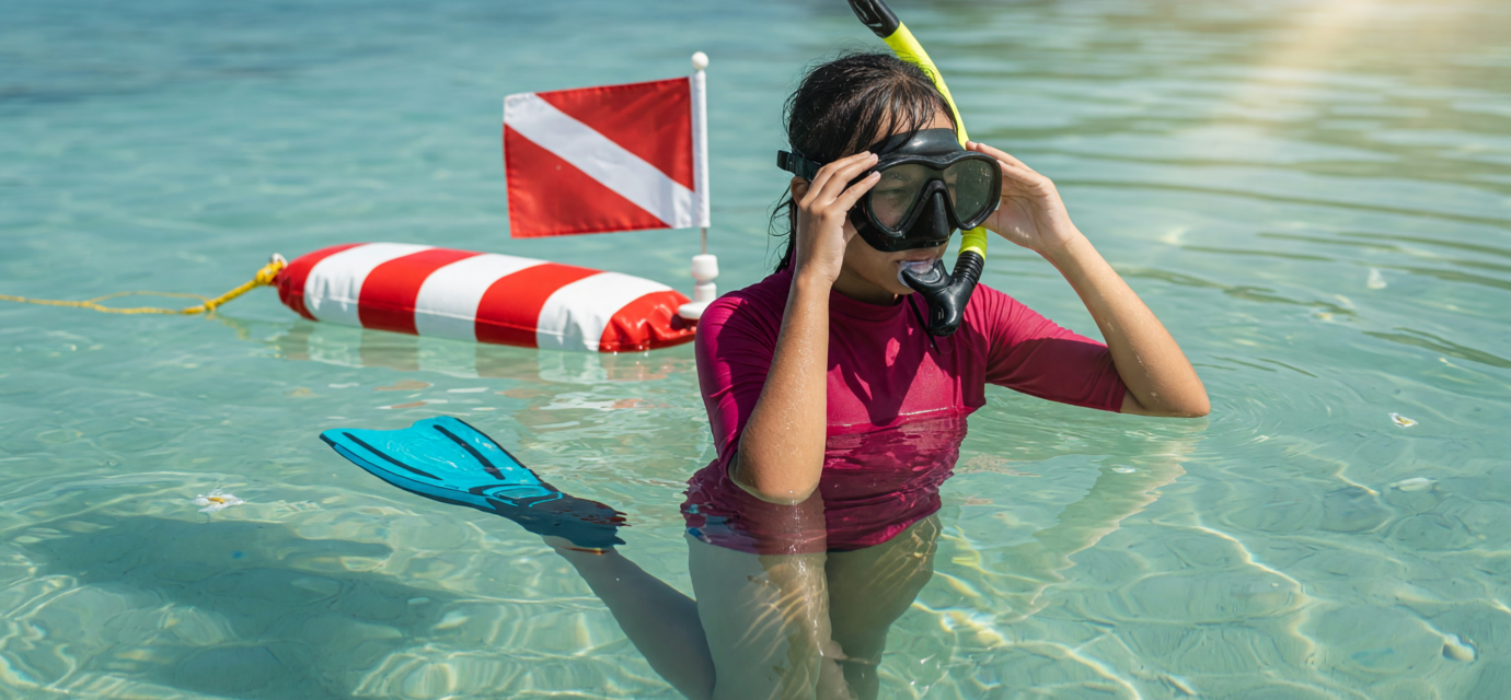 Snorkeling Safety for Beginners: Fit, Fins and Flag Rules