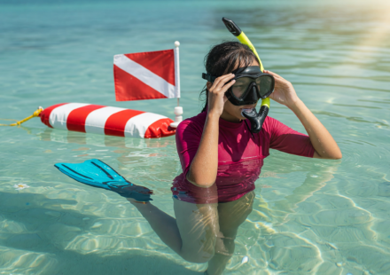 Snorkeling Safety for Beginners: Fit, Fins and Flag Rules