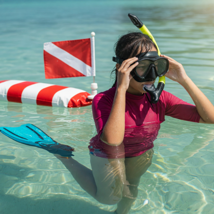 Snorkeling Safety for Beginners: Fit, Fins and Flag Rules