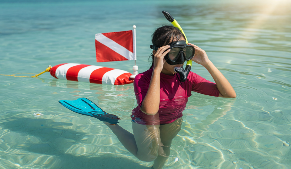 Snorkeling Safety for Beginners: Fit, Fins and Flag Rules